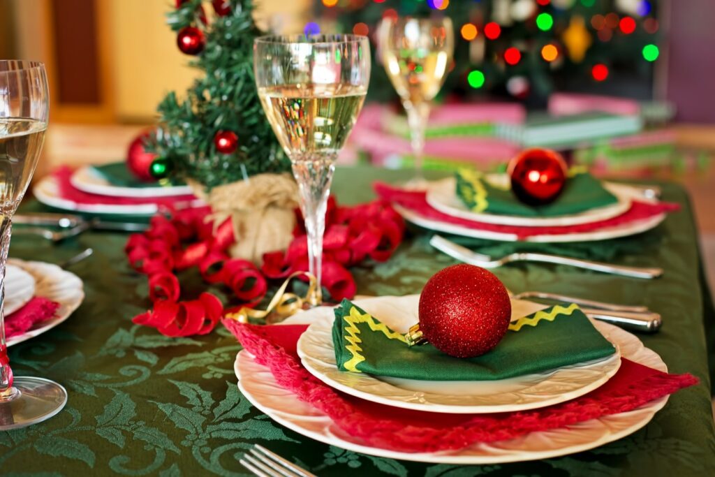 table-meal-food-produce-holiday-plate-1162932-pxhere.com-min