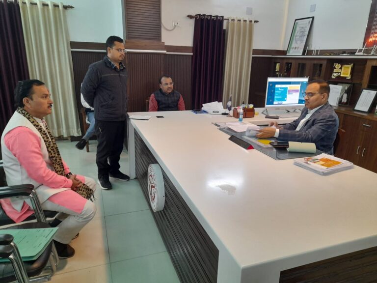 WhatsApp Image 2025-12-04 at 17.52.13